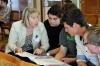 Rheintaler Jugendliche lassen sich bei Sessionsbesuch das Politsystem erkl�ren - April 2011